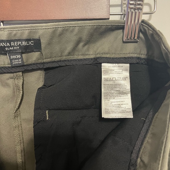 Banana Republic Slim Fit Olive Green Chino - Picture 3 of 6